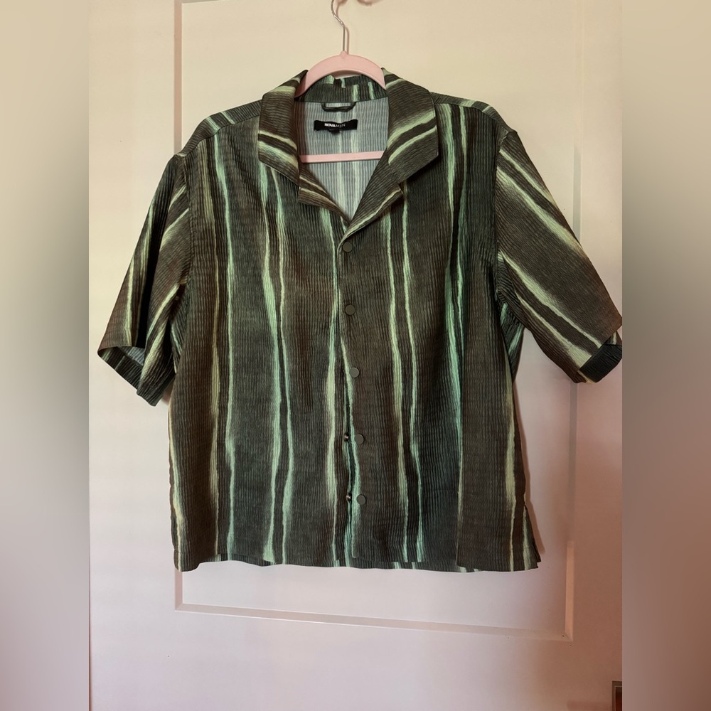 FashionNova Men Retro-Crop Shirt